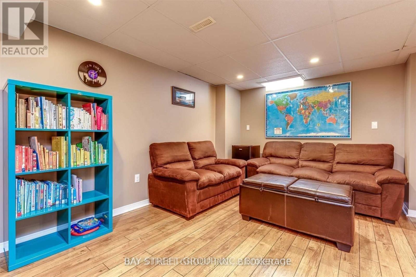 1833 Hobson Drive, Burlington, Ontario  L7L 6P9 - Photo 26 - W13004404