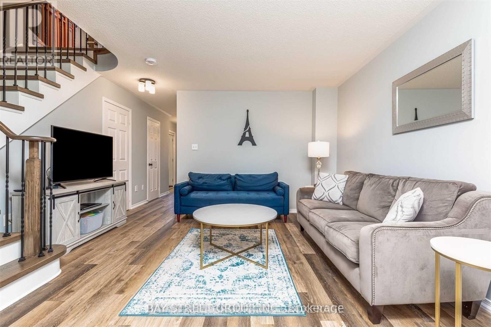 1833 Hobson Drive, Burlington, Ontario  L7L 6P9 - Photo 7 - W13004404