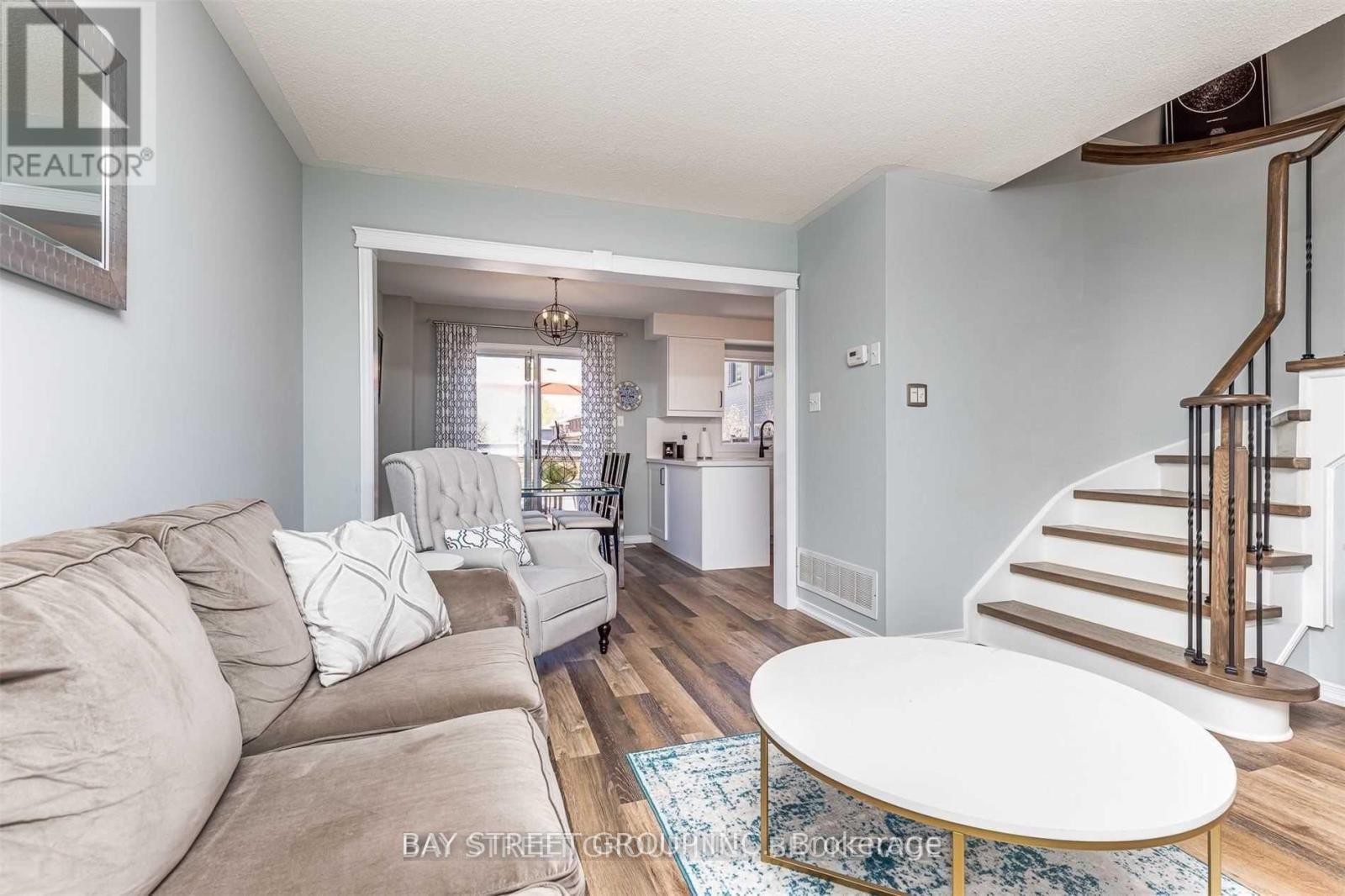 1833 Hobson Drive, Burlington, Ontario  L7L 6P9 - Photo 8 - W13004404