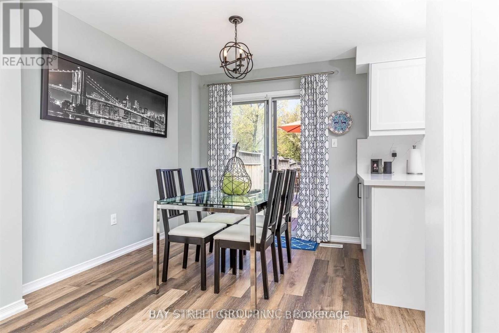 1833 Hobson Drive, Burlington, Ontario  L7L 6P9 - Photo 9 - W13004404