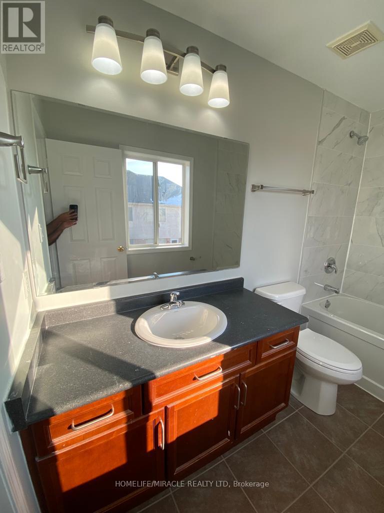 28 Tawnie Crescent, Brampton (Credit Valley), Ontario  L6X 0L7 - Photo 24 - W13004438