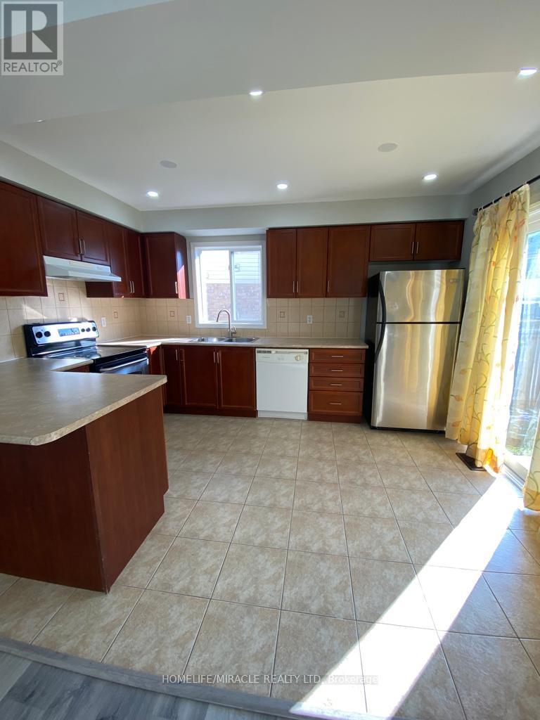 28 Tawnie Crescent, Brampton (Credit Valley), Ontario  L6X 0L7 - Photo 5 - W13004438