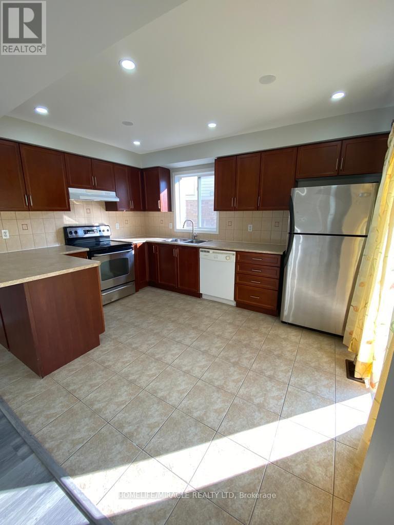 28 Tawnie Crescent, Brampton (Credit Valley), Ontario  L6X 0L7 - Photo 7 - W13004438