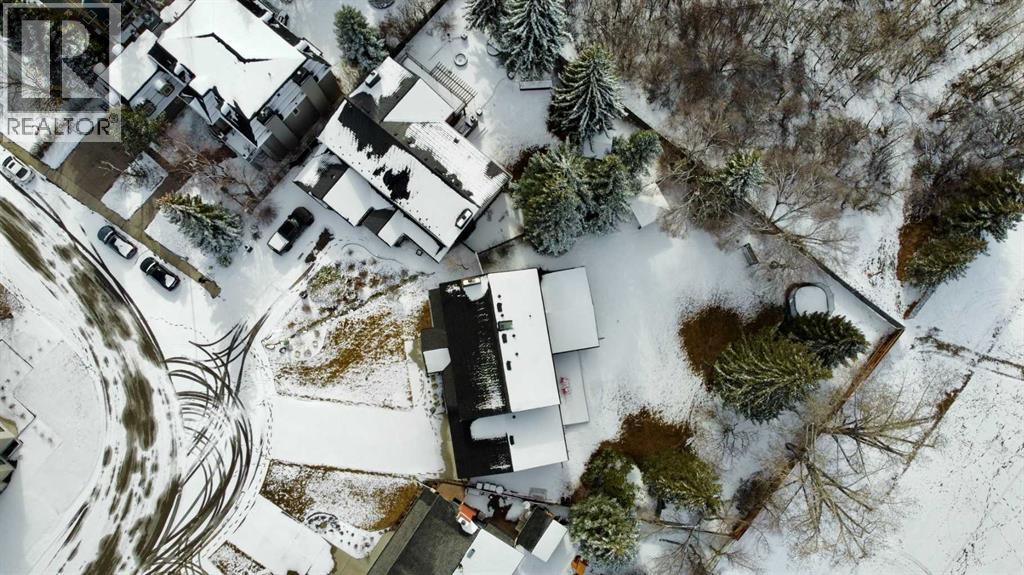 6755 Livingstone Drive Sw, Calgary, Alberta T3E 6J2 - Photo 39 - A2296083