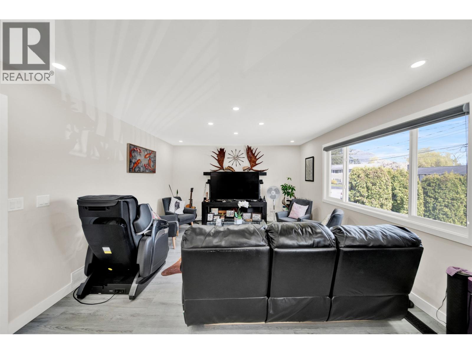 3825 Azalea Place, Port Coquitlam, British Columbia V3B 4A1 - Photo 4 - R3110596