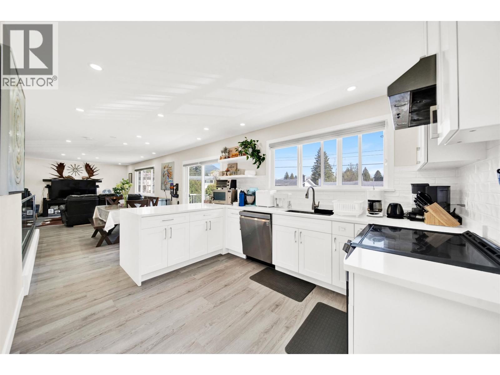 3825 Azalea Place, Port Coquitlam, British Columbia V3B 4A1 - Photo 9 - R3110596