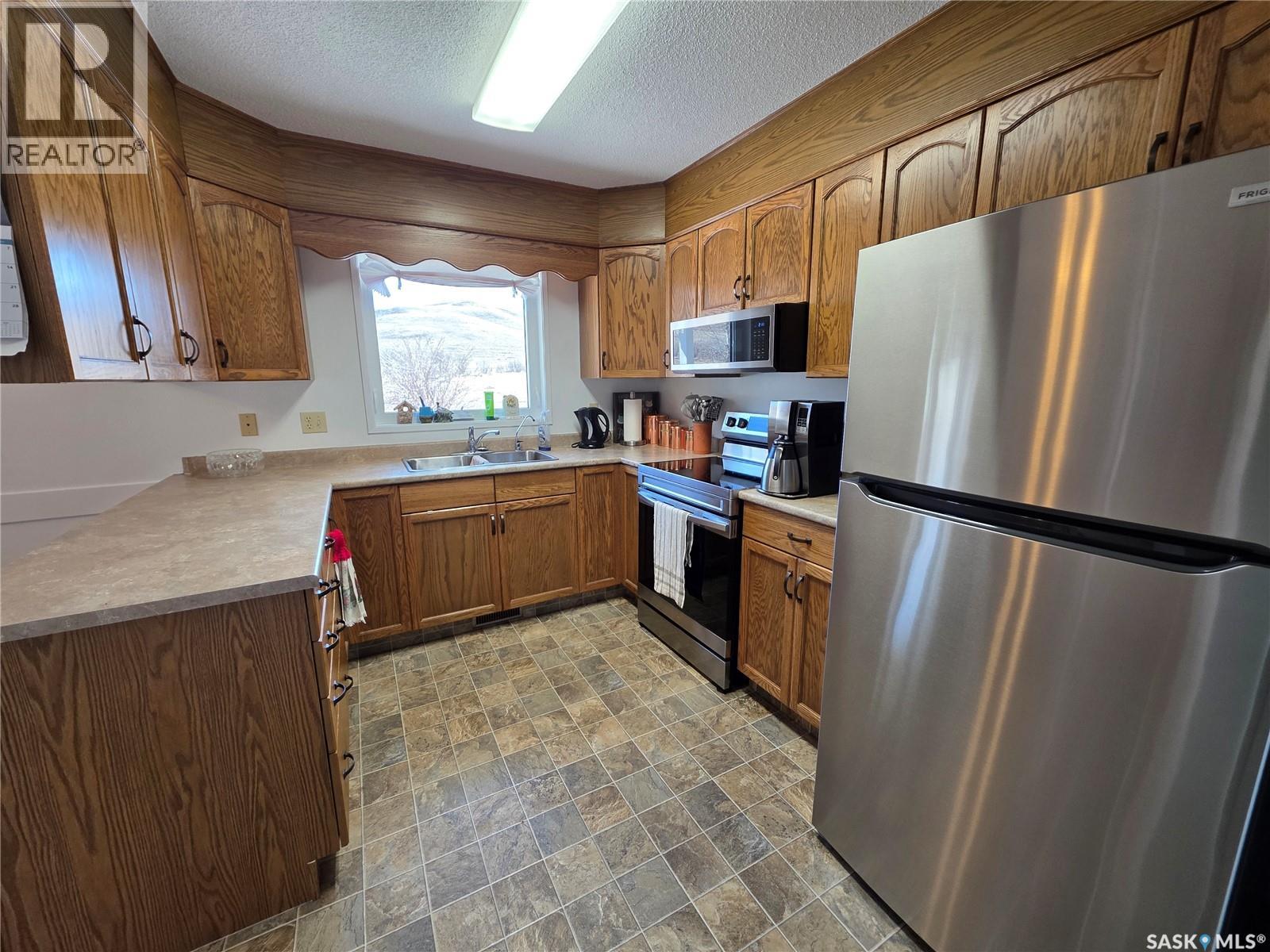 2 Fishermans Drive, Carefree Park, Bone Creek Rm No. 108, Saskatchewan  S0N 2N0 - Photo 3 - SK032943