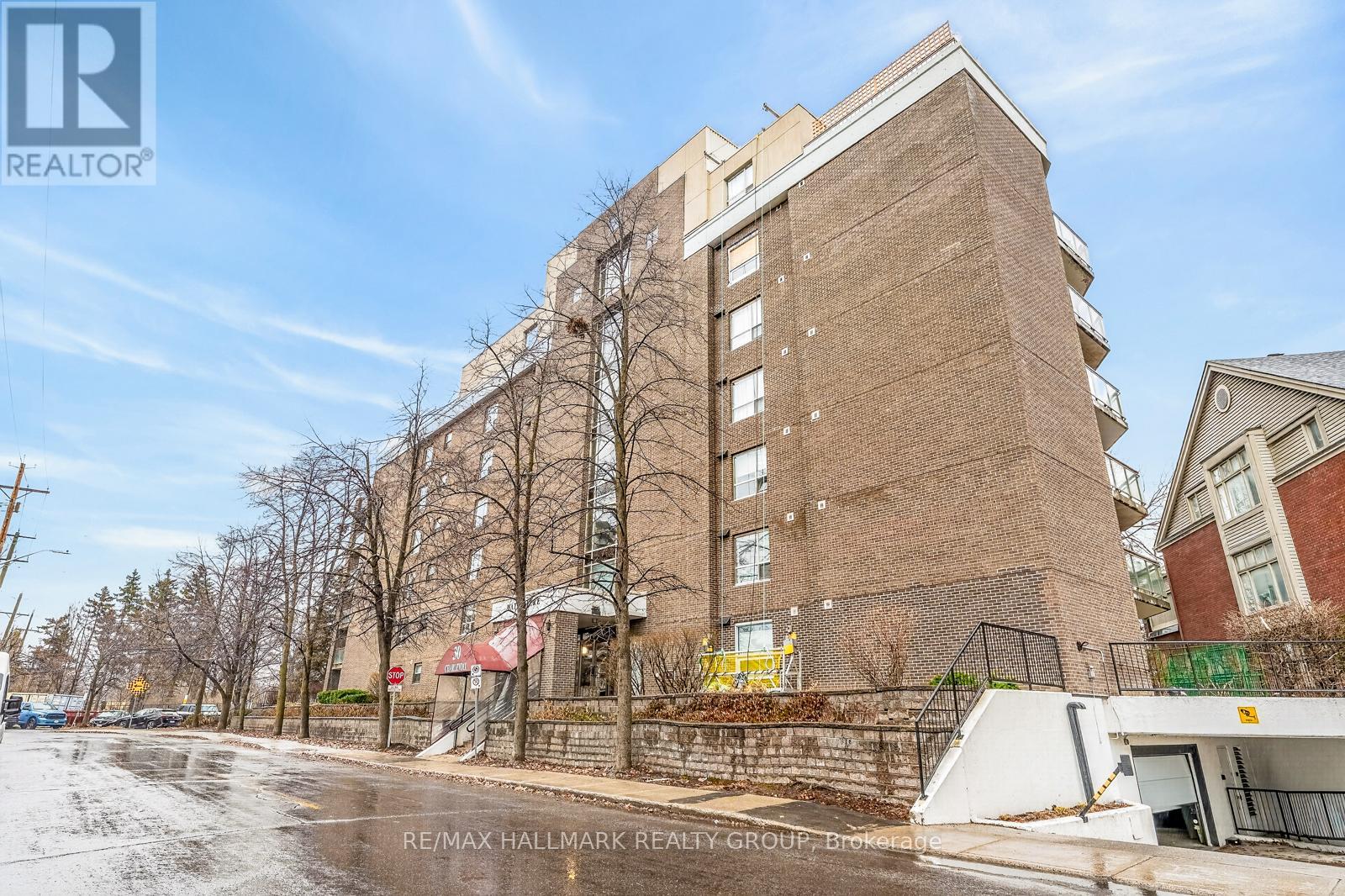 203 - 30 Charlevoix Street, Ottawa, Ontario  K1L 8K5 - Photo 2 - X12802658