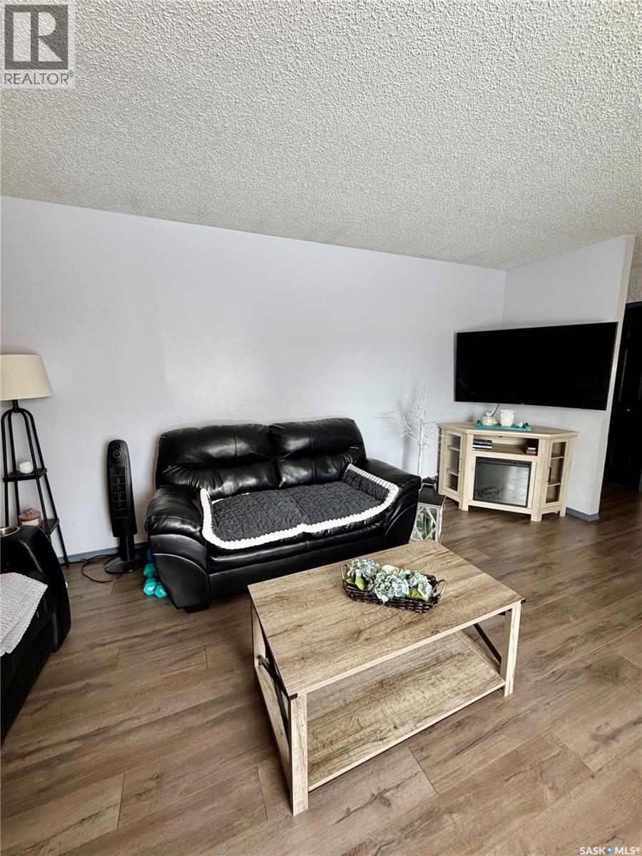 610 Main Street, Hudson Bay, Saskatchewan  S0E 0Y0 - Photo 6 - SK032916