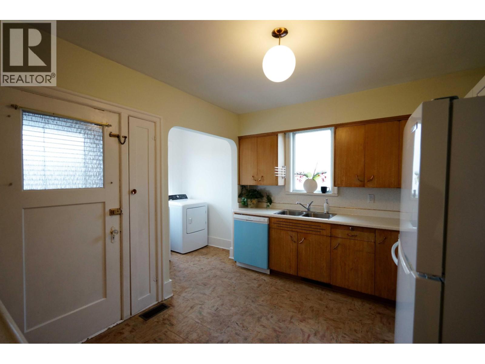 3945 W 10th Avenue, Vancouver, British Columbia V6R 2G9 - Photo 12 - R3105295