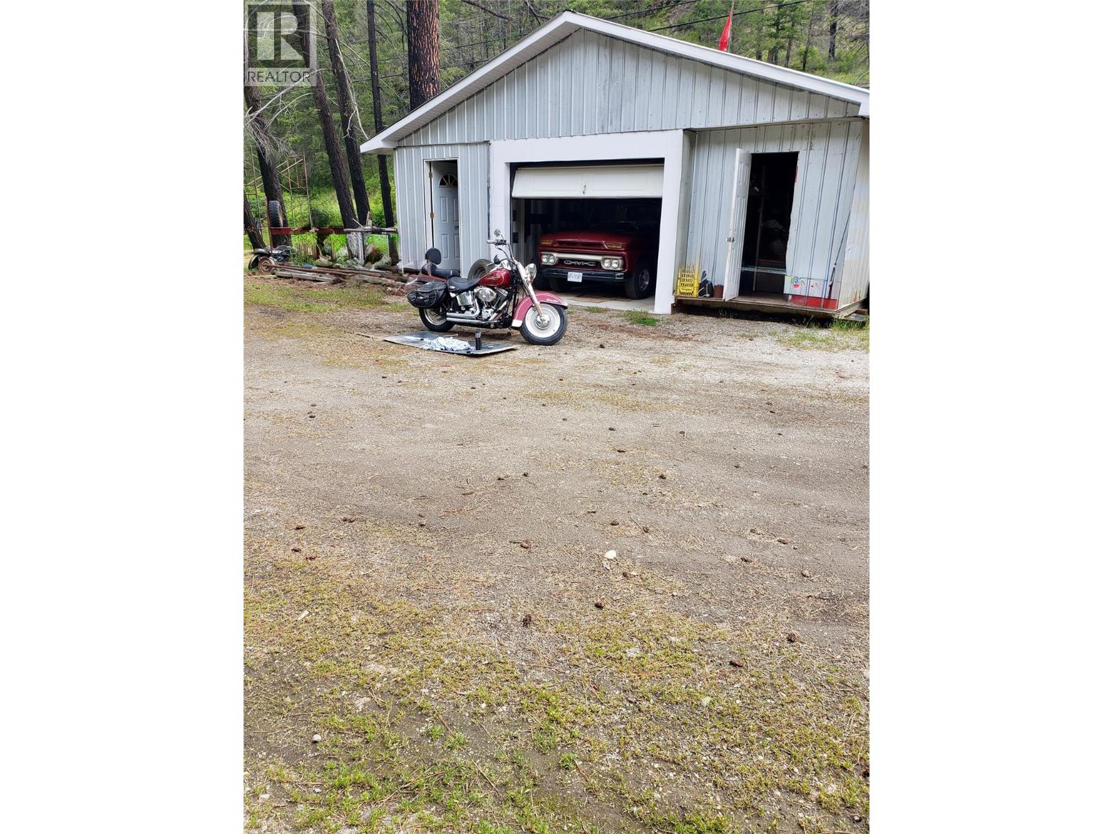 2955 33 Highway, Westbridge, British Columbia  V0H 1Y0 - Photo 11 - 10371111