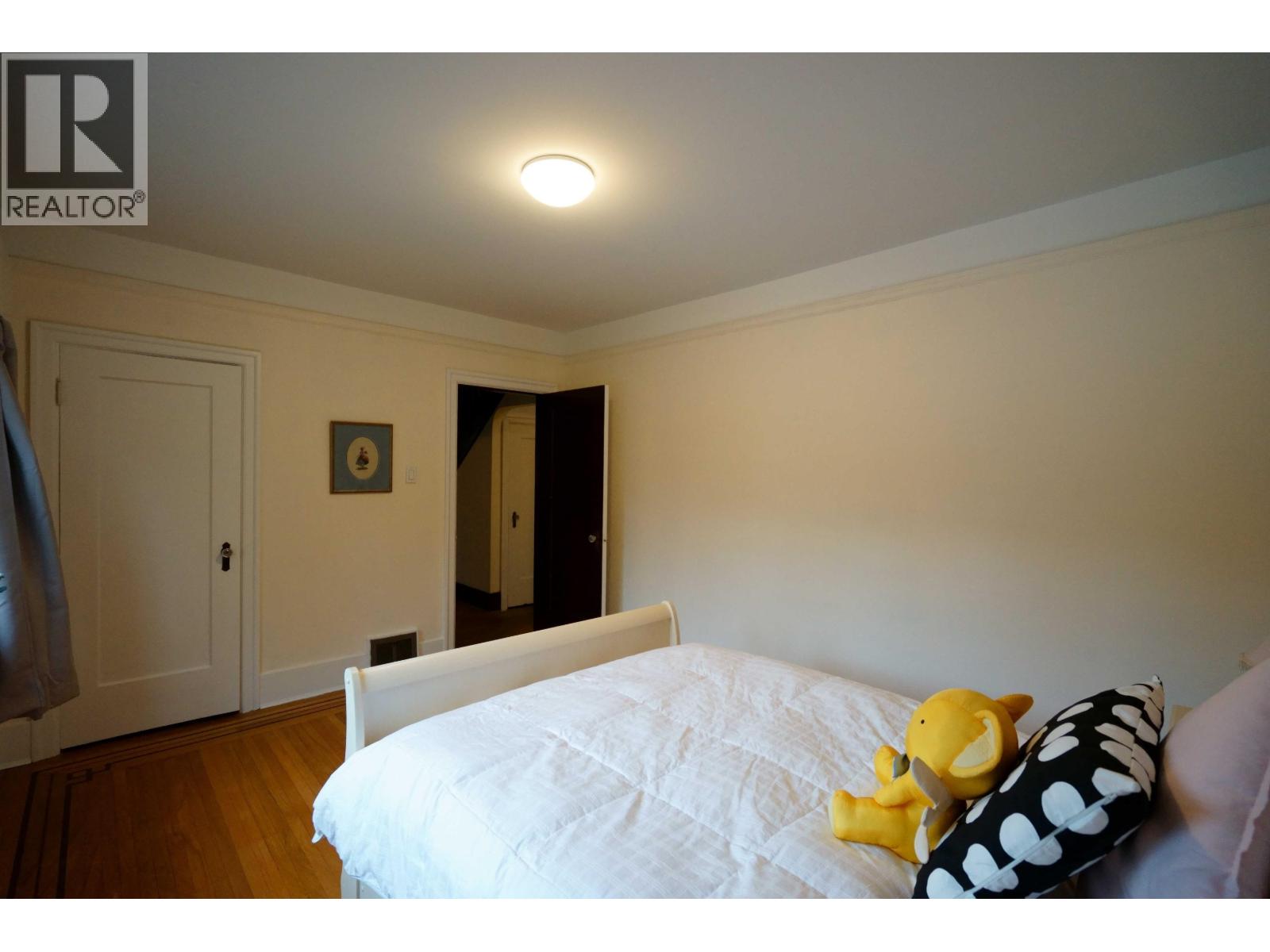 3945 W 10th Avenue, Vancouver, British Columbia V6R 2G9 - Photo 14 - R3105295