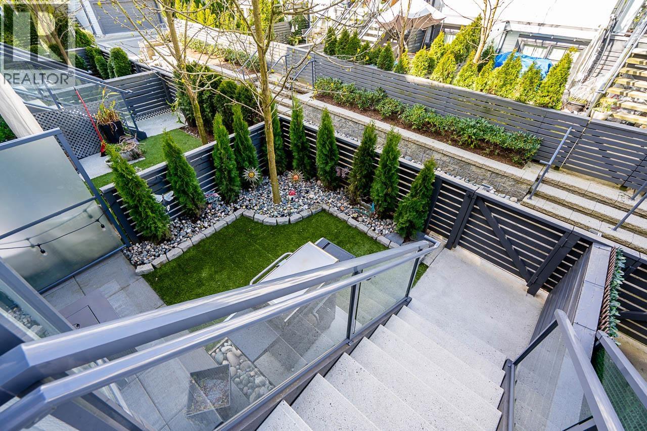 71 19451 Sutton Avenue, Pitt Meadows, British Columbia  V3Y 0G6 - Photo 4 - R3112116