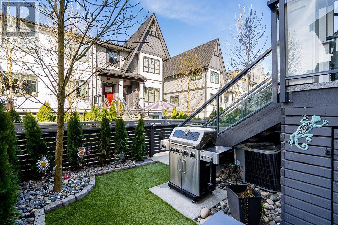 71 19451 Sutton Avenue, Pitt Meadows, British Columbia  V3Y 0G6 - Photo 3 - R3112116