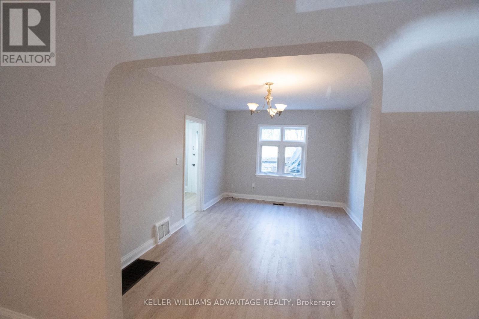 35 Mount Royal Avenue, Toronto, Ontario  M6H 2S2 - Photo 10 - C12994534