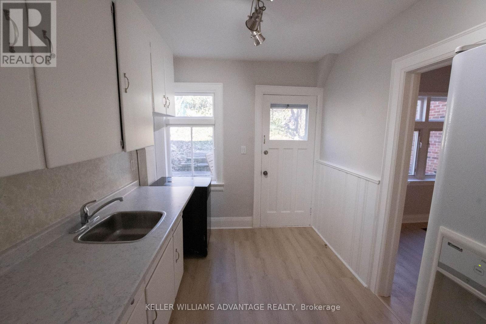 35 Mount Royal Avenue, Toronto, Ontario  M6H 2S2 - Photo 15 - C12994534