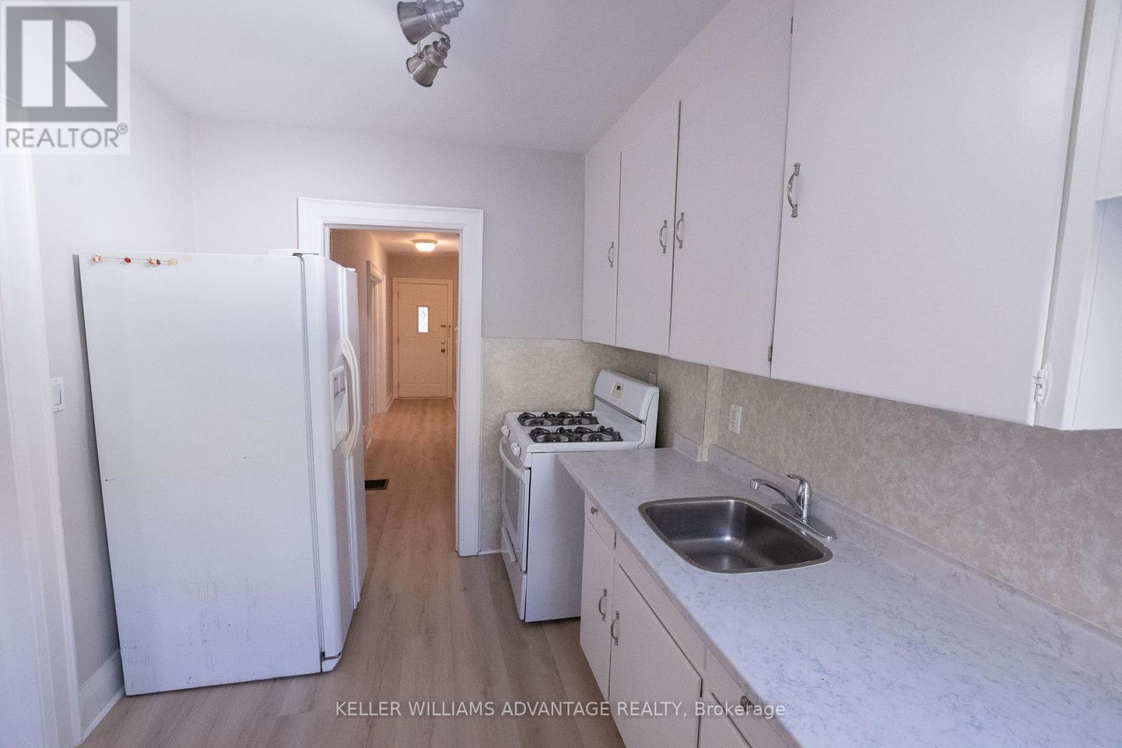 35 Mount Royal Avenue, Toronto, Ontario  M6H 2S2 - Photo 13 - C12994534