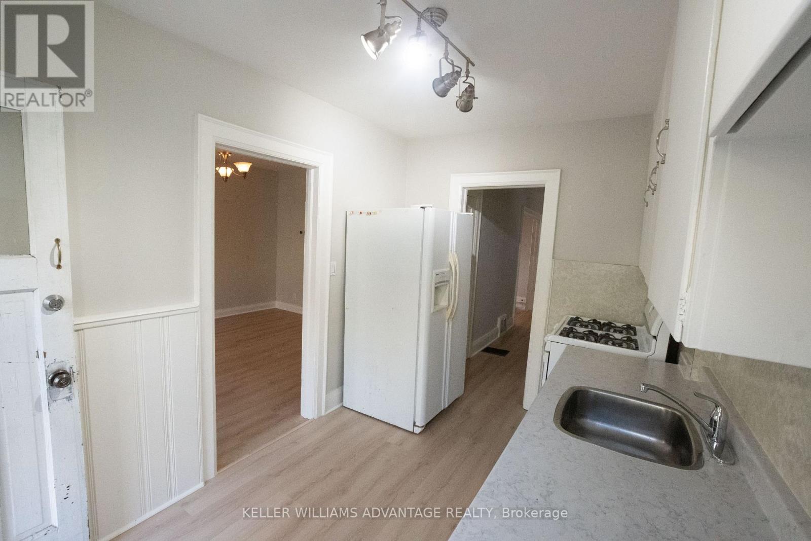 35 Mount Royal Avenue, Toronto, Ontario  M6H 2S2 - Photo 16 - C12994534