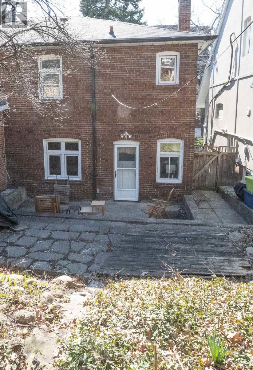 35 Mount Royal Avenue, Toronto, Ontario  M6H 2S2 - Photo 37 - C12994534