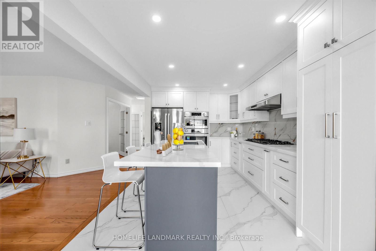 887 College Manor Drive, Newmarket, Ontario  L3Y 8G9 - Photo 8 - N13004304