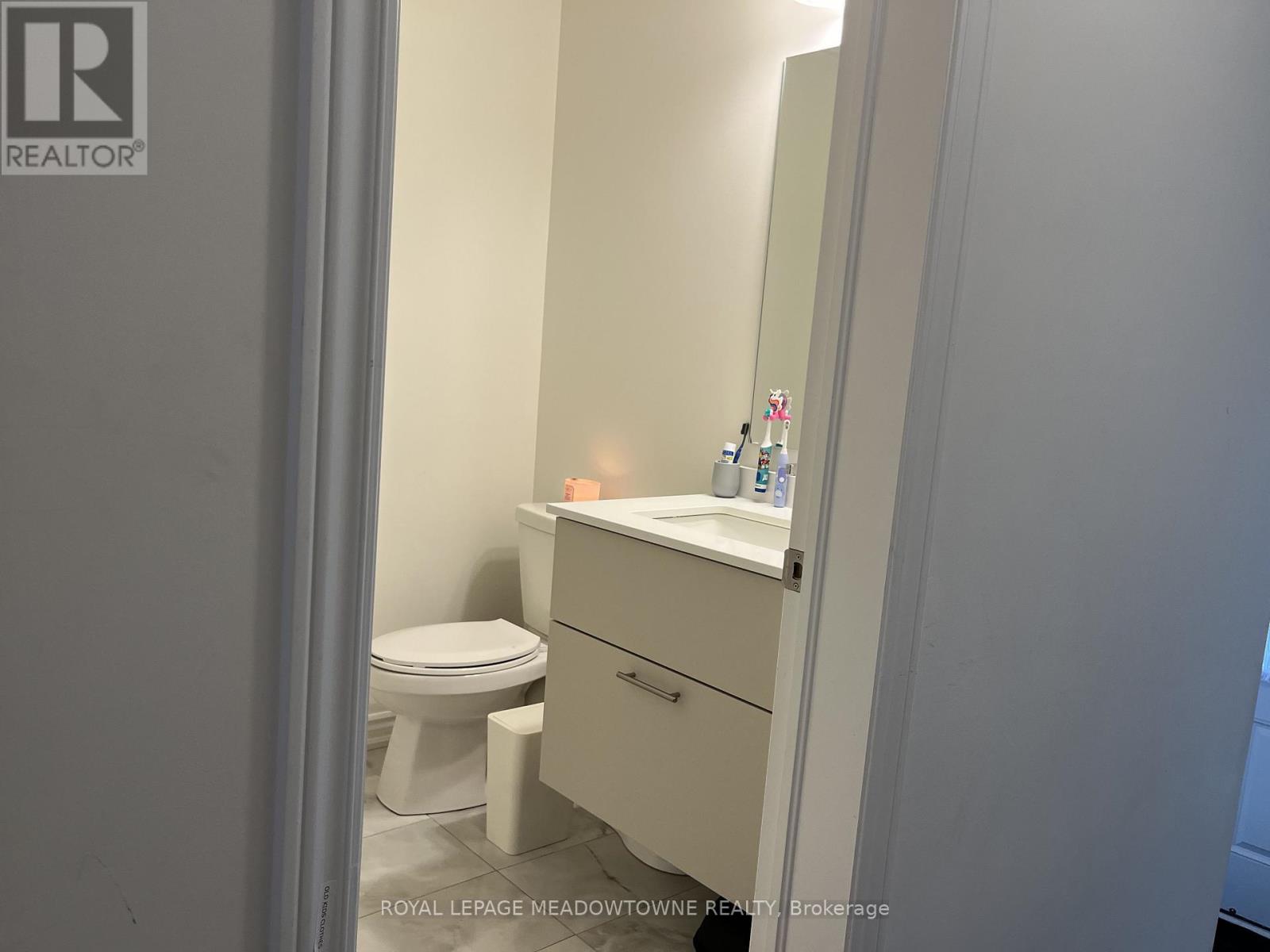 611 Boyd Lane, Milton, Ontario  L9E 1T9 - Photo 7 - W13002854