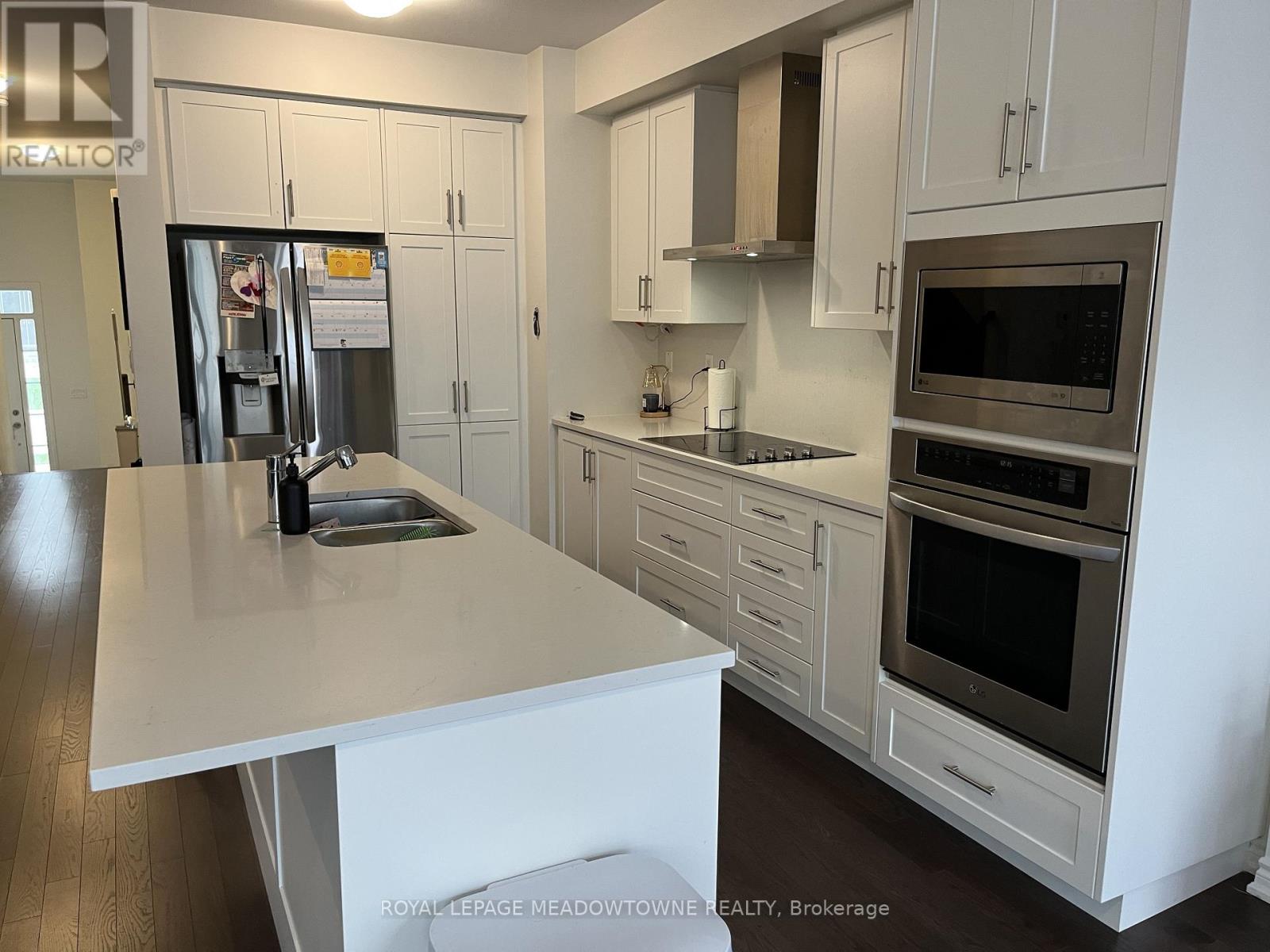 611 Boyd Lane, Milton, Ontario  L9E 1T9 - Photo 4 - W13002854