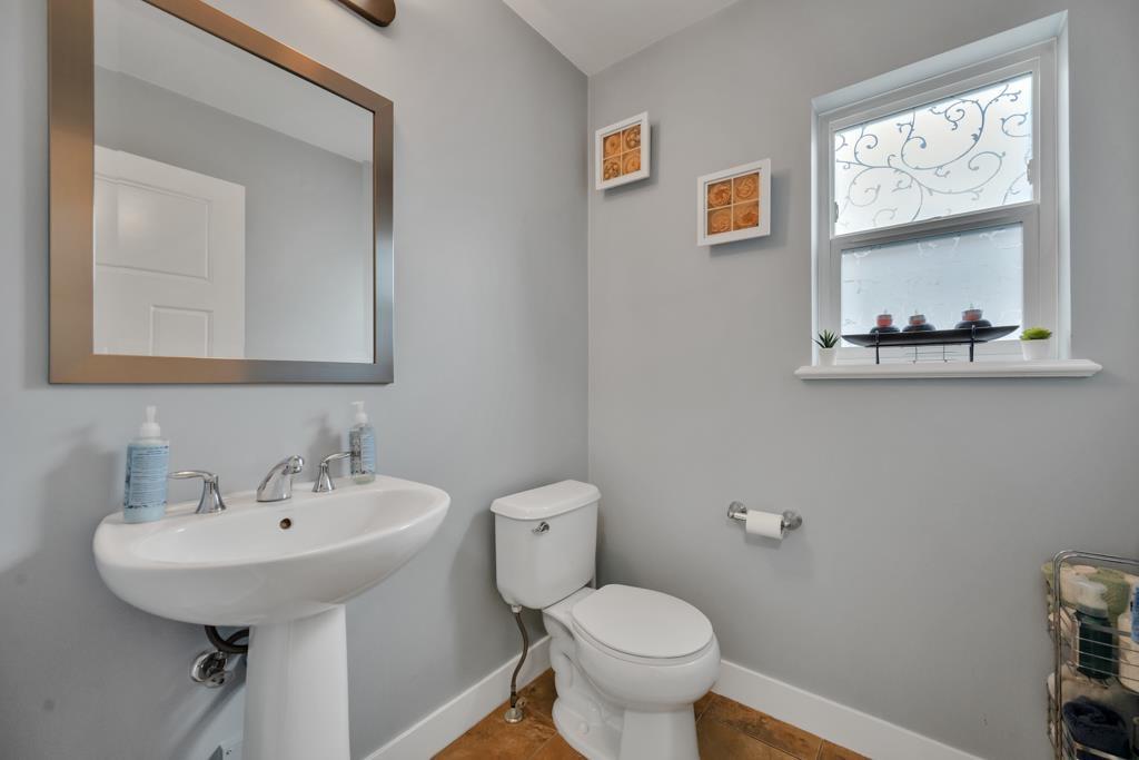 2057 Merlot Boulevard, Abbotsford, British Columbia  V4X 0A6 - Photo 7 - R3110518