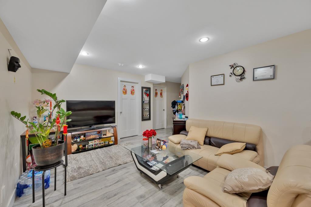 2057 Merlot Boulevard, Abbotsford, British Columbia  V4X 0A6 - Photo 10 - R3110518