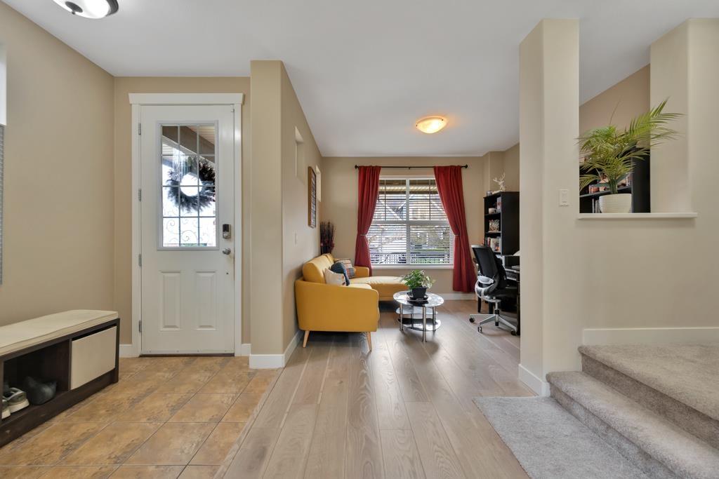 2057 Merlot Boulevard, Abbotsford, British Columbia  V4X 0A6 - Photo 4 - R3110518