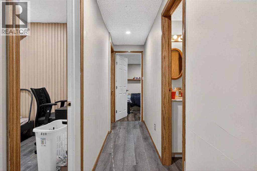 252 Erin Woods Drive SE, Calgary, Alberta  T2B 3B9 - Photo 19 - A2301111