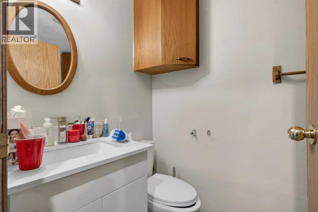 252 Erin Woods Drive SE, Calgary, Alberta  T2B 3B9 - Photo 21 - A2301111