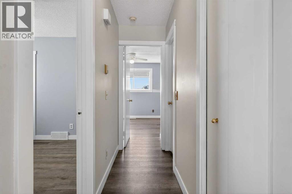 252 Erin Woods Drive SE, Calgary, Alberta  T2B 3B9 - Photo 12 - A2301111