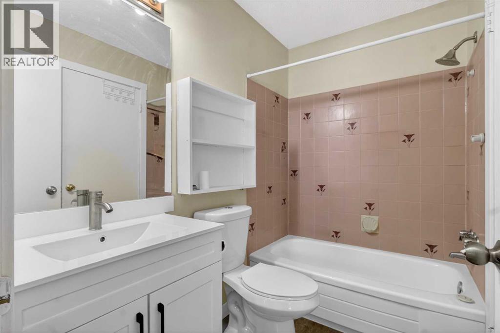 252 Erin Woods Drive SE, Calgary, Alberta  T2B 3B9 - Photo 15 - A2301111