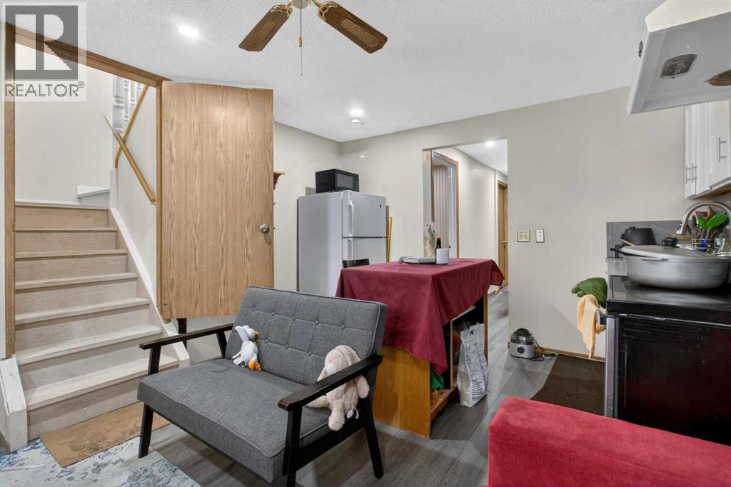 252 Erin Woods Drive SE, Calgary, Alberta  T2B 3B9 - Photo 16 - A2301111