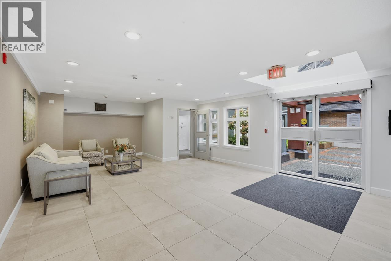 415 121 W 29th Street, North Vancouver, British Columbia V7N 4L9 - Photo 2 - R3111711