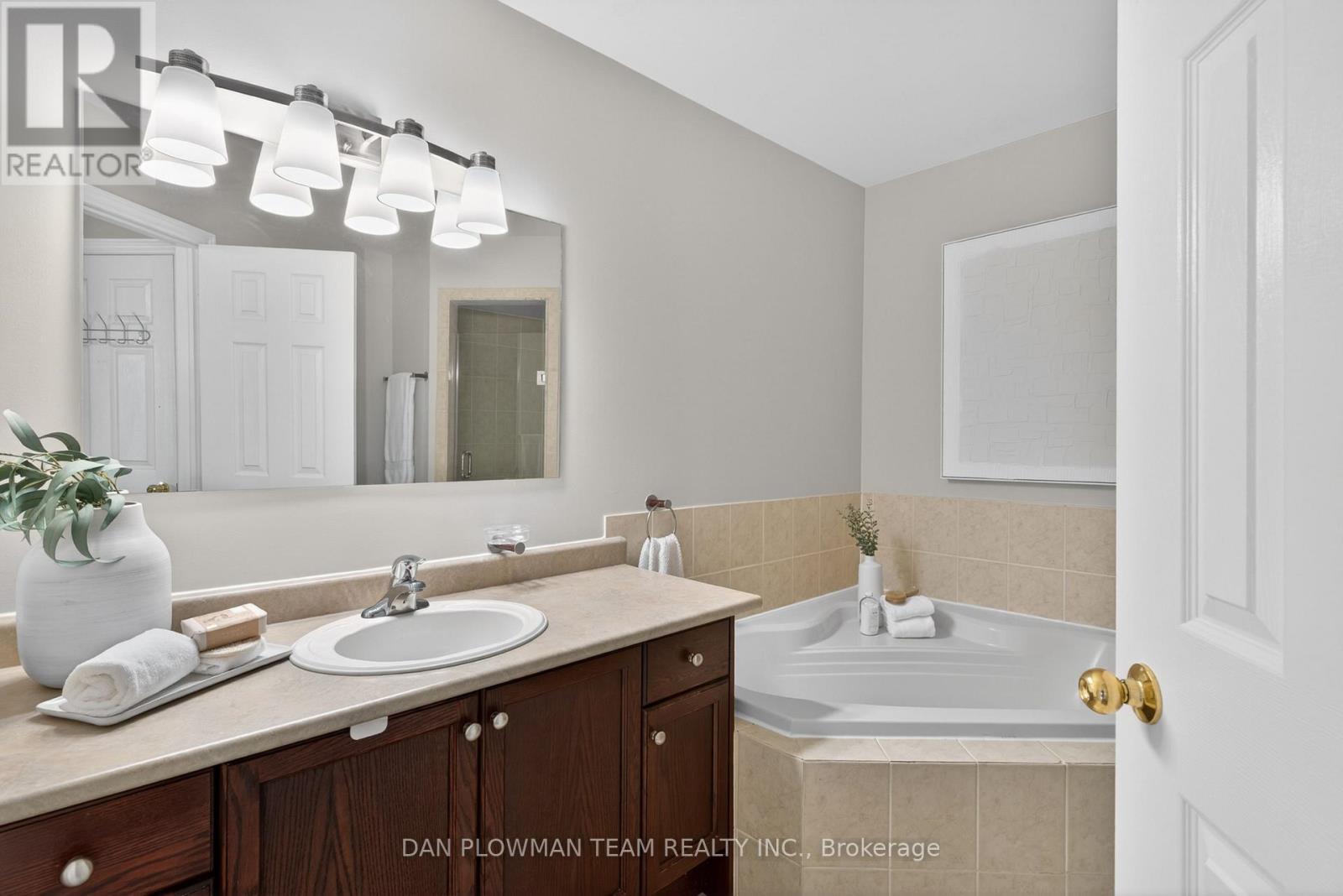 67 Dooley Crescent, Ajax, Ontario  L1T 4J2 - Photo 15 - E13004514