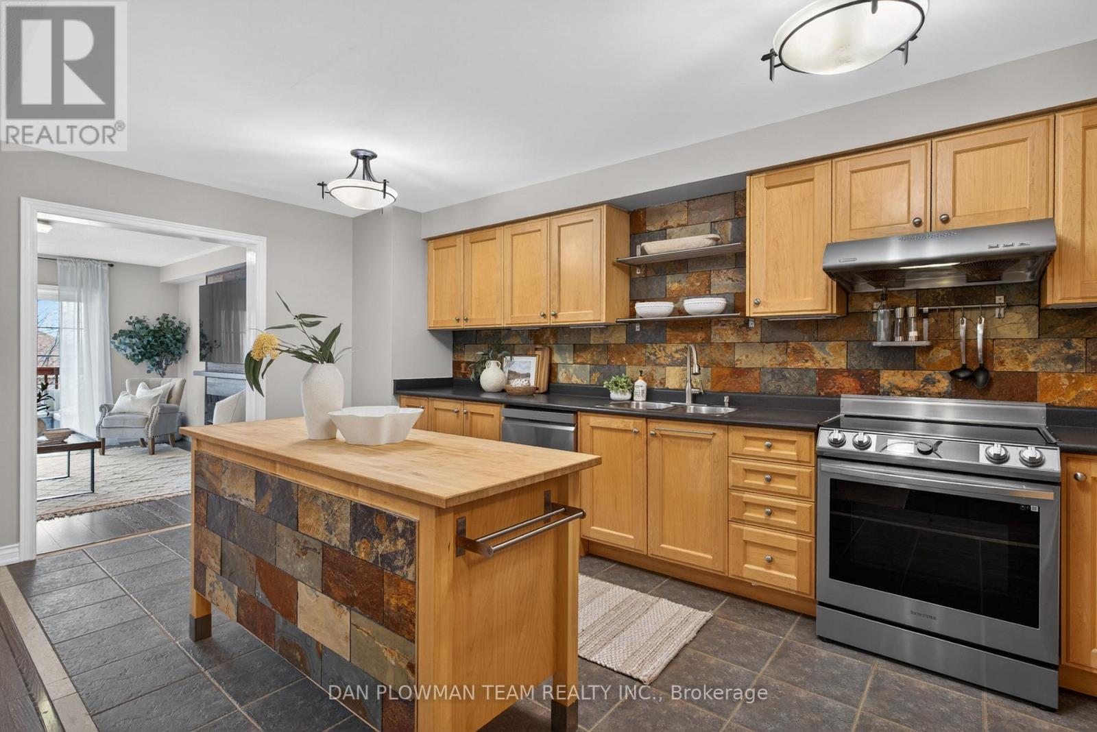 67 Dooley Crescent, Ajax, Ontario  L1T 4J2 - Photo 7 - E13004514