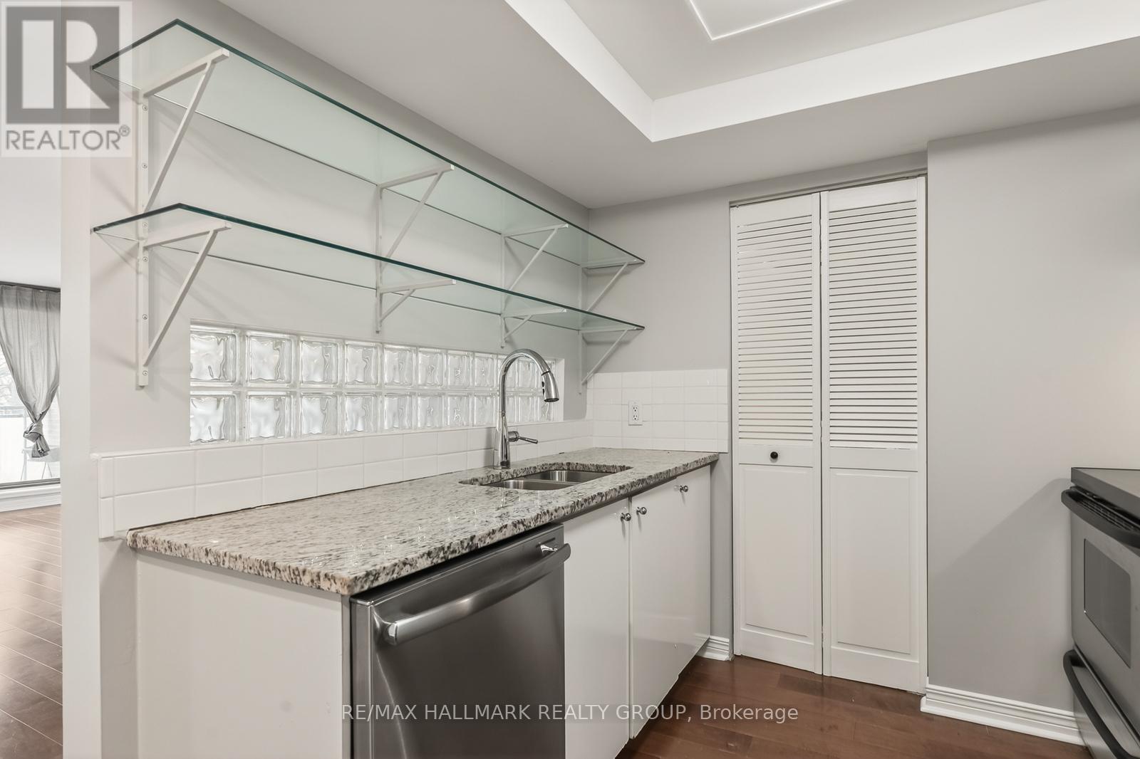 203 - 30 Charlevoix Street, Ottawa, Ontario  K1L 8K5 - Photo 18 - X12802658