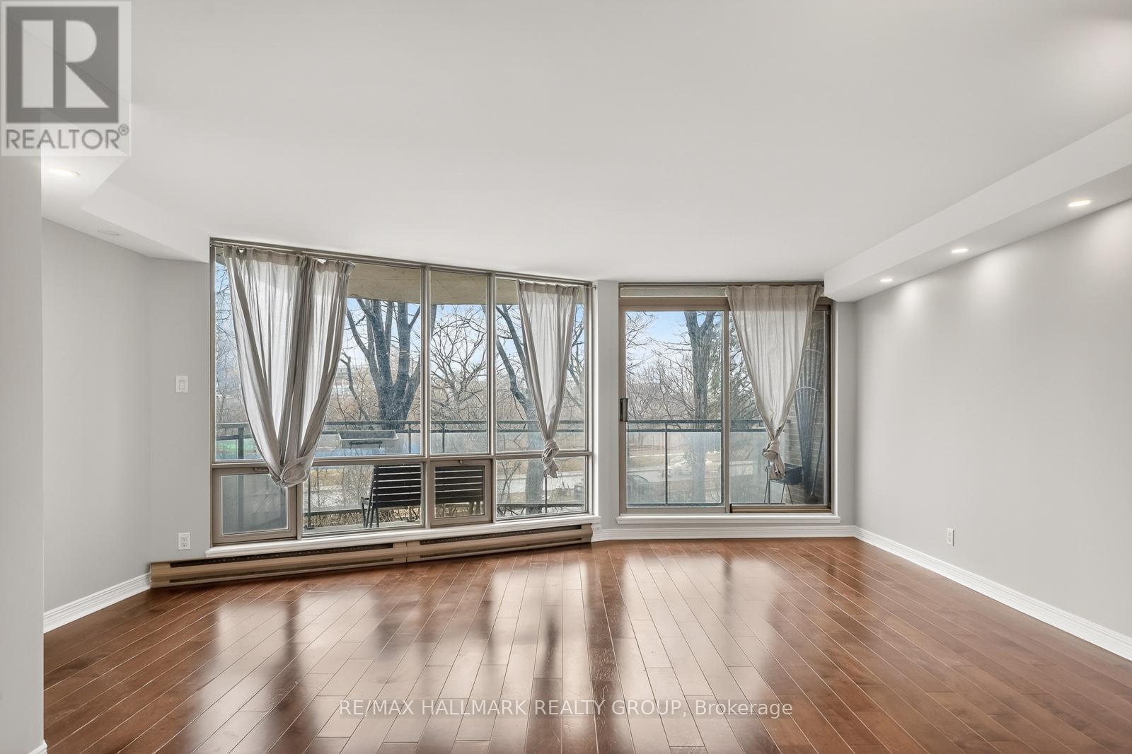 203 - 30 Charlevoix Street, Ottawa, Ontario  K1L 8K5 - Photo 11 - X12802658