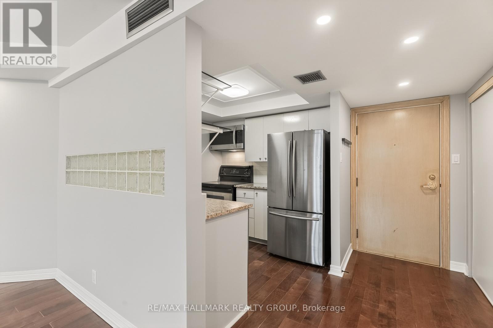 203 - 30 Charlevoix Street, Ottawa, Ontario  K1L 8K5 - Photo 15 - X12802658