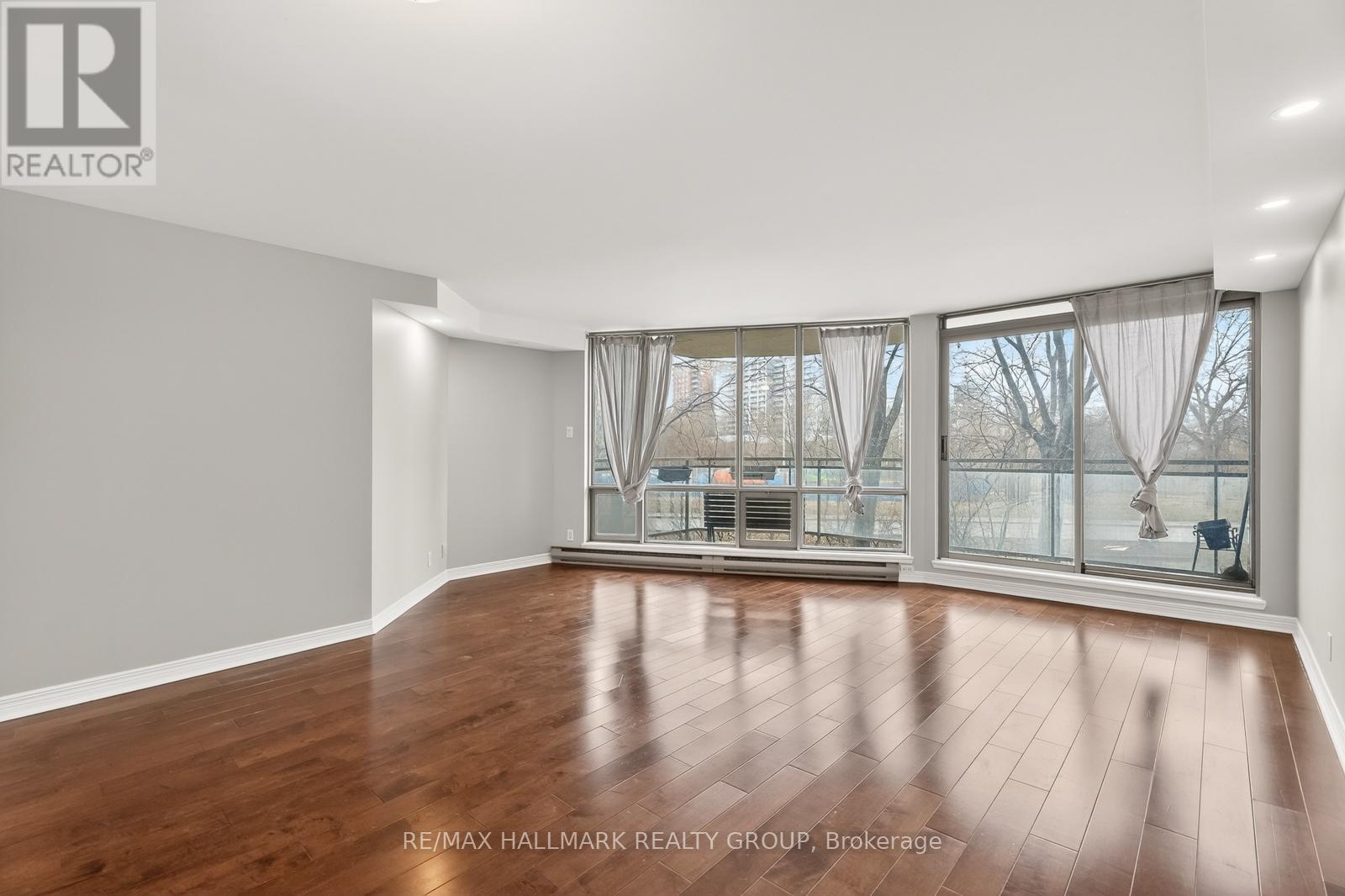 203 - 30 Charlevoix Street, Ottawa, Ontario  K1L 8K5 - Photo 12 - X12802658