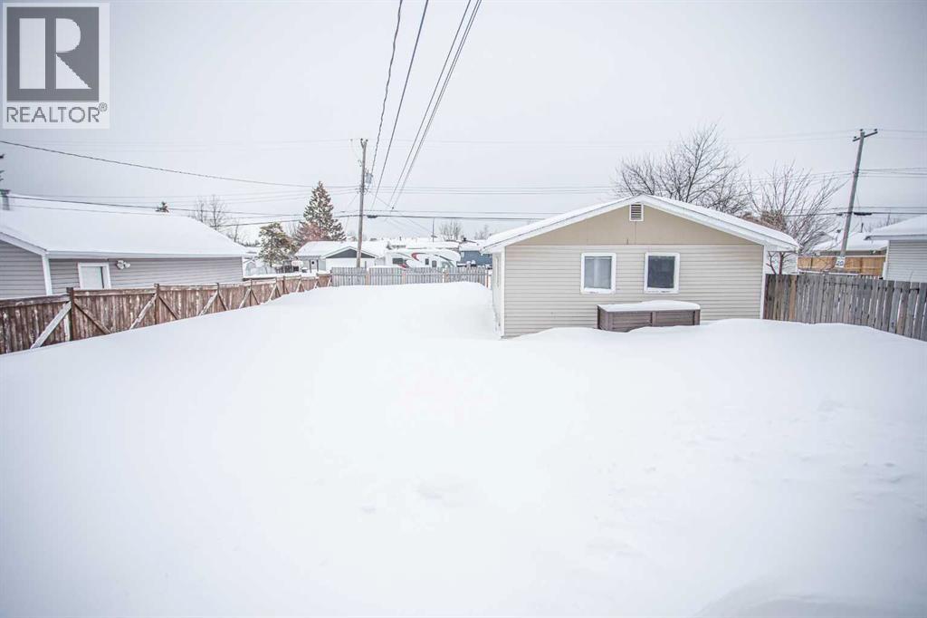 10011 100 Street, High Level, Alberta  T0H 1Z0 - Photo 33 - A2290231