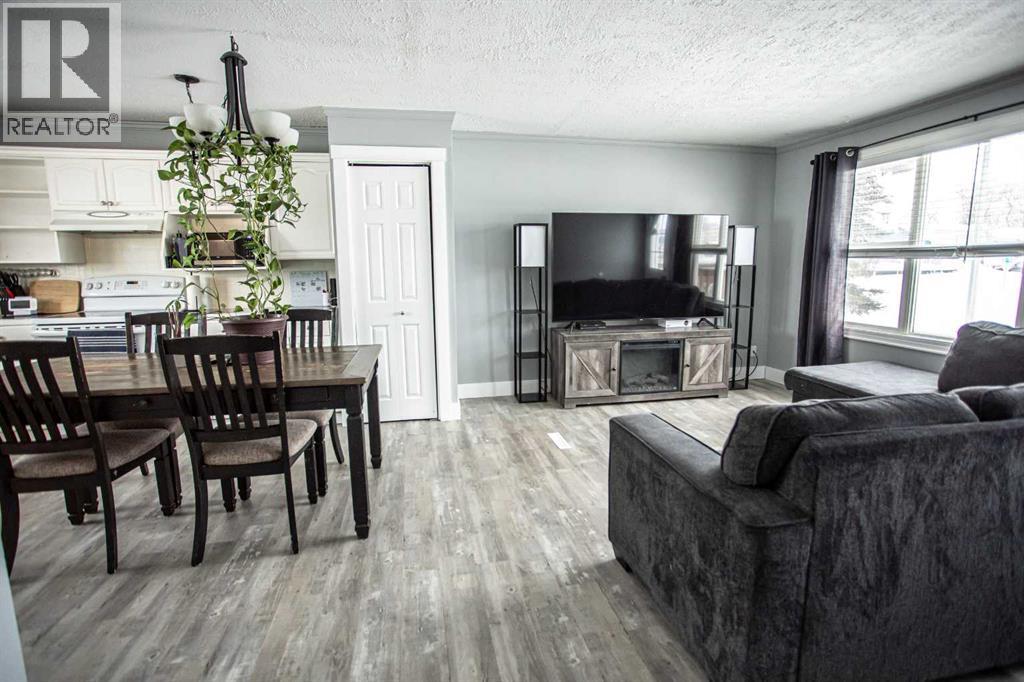 10011 100 Street, High Level, Alberta  T0H 1Z0 - Photo 6 - A2290231