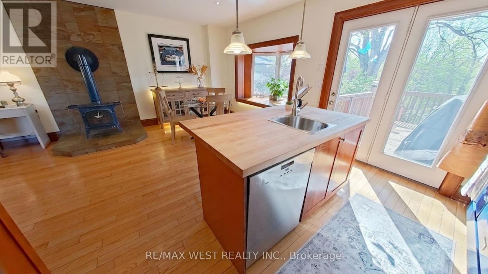 69 Mayfield Avenue, Toronto, Ontario  M6S 1K4 - Photo 12 - W13004458