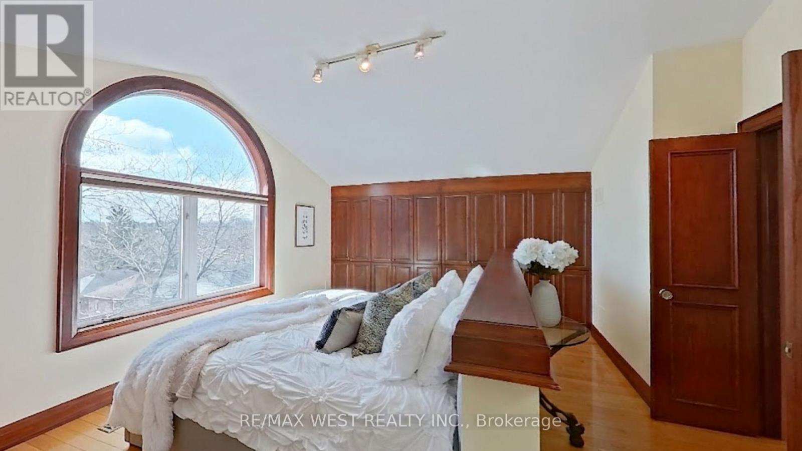 69 Mayfield Avenue, Toronto, Ontario  M6S 1K4 - Photo 18 - W13004458