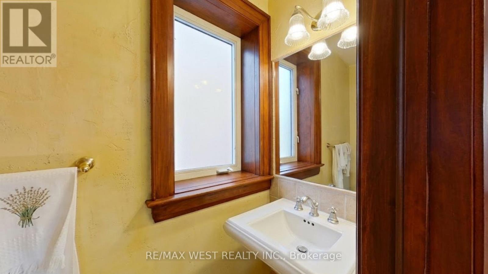 69 Mayfield Avenue, Toronto, Ontario  M6S 1K4 - Photo 24 - W13004458