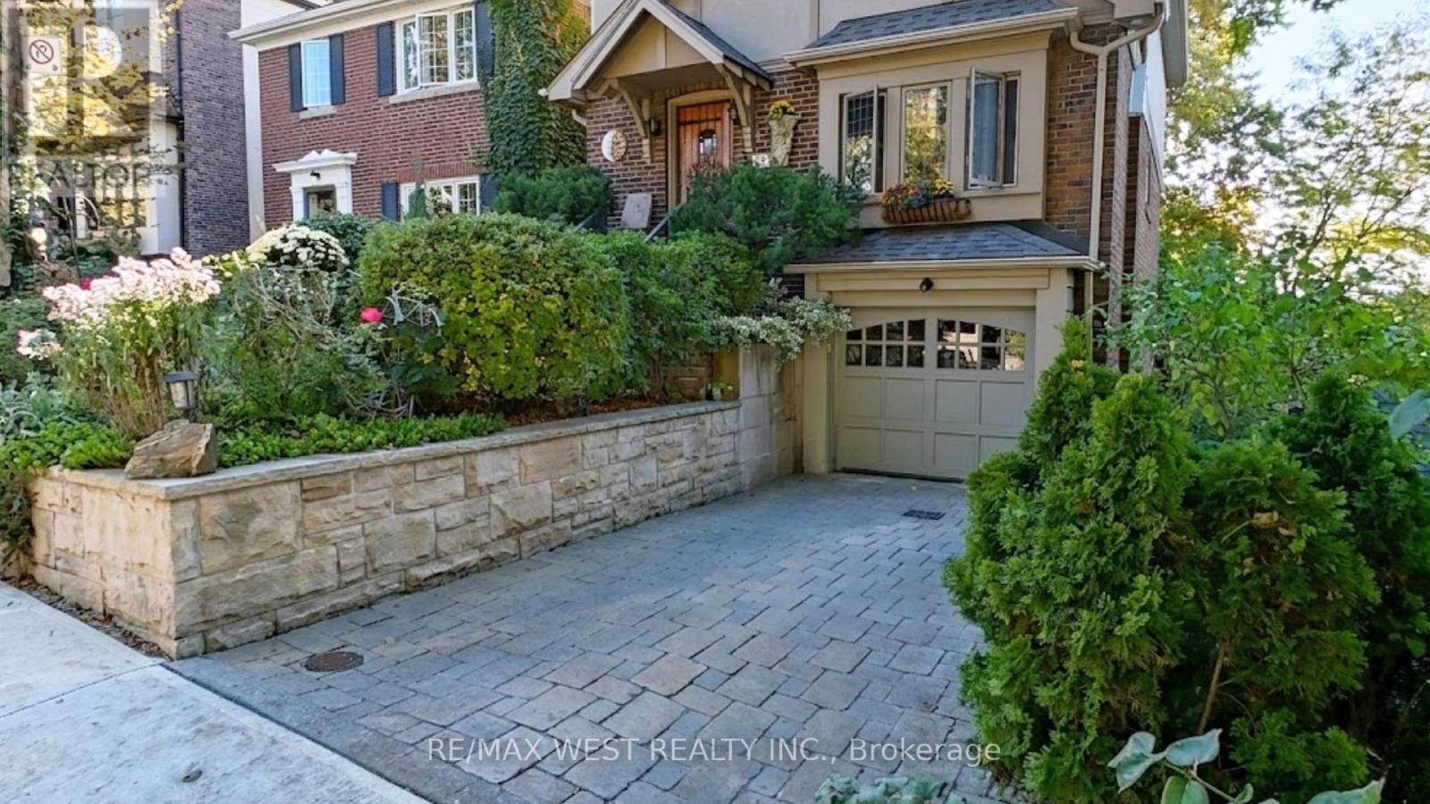 69 Mayfield Avenue, Toronto, Ontario  M6S 1K4 - Photo 4 - W13004458