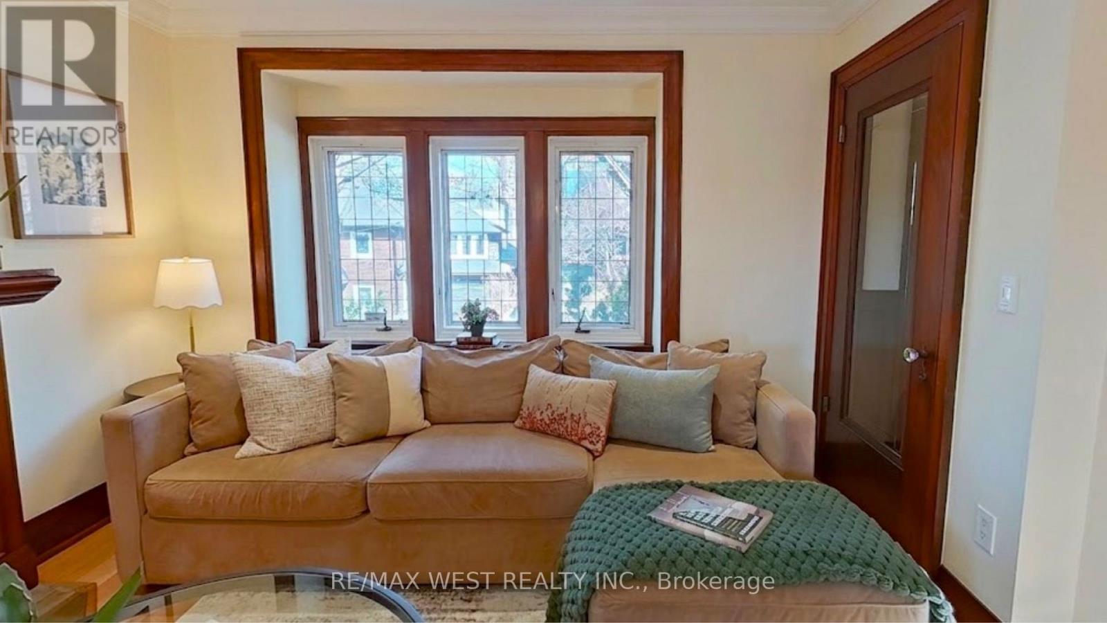 69 Mayfield Avenue, Toronto, Ontario  M6S 1K4 - Photo 6 - W13004458