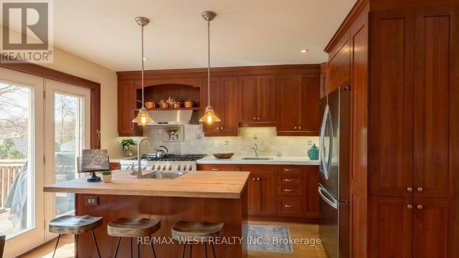 69 Mayfield Avenue, Toronto, Ontario  M6S 1K4 - Photo 9 - W13004458