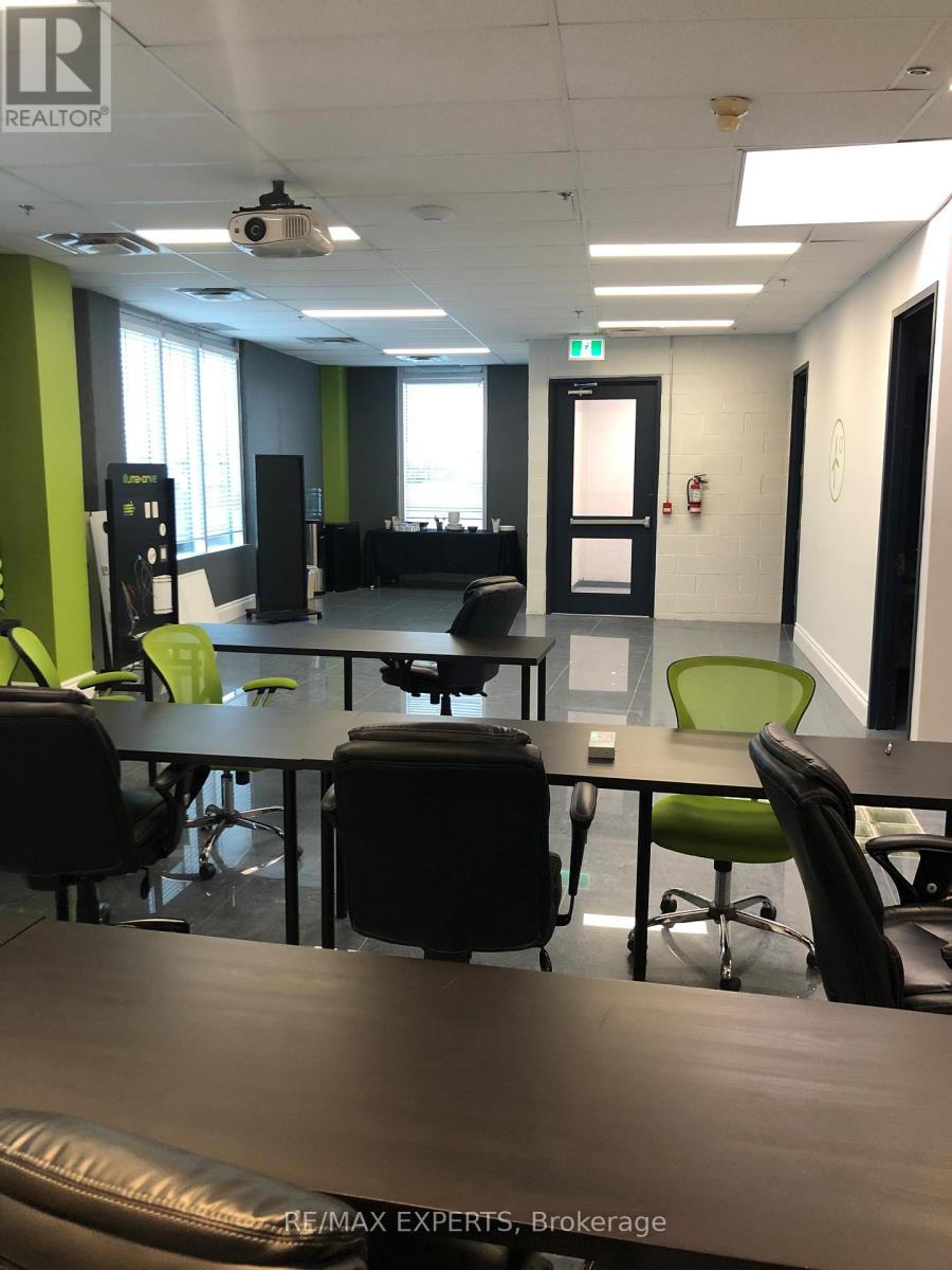 3b - 5311 John Lucas Drive, Burlington, Ontario  L7L 6A8 - Photo 2 - W13004484